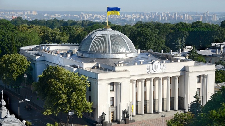 В Раде анонсировали продление военного положения и мобилизации на Украине