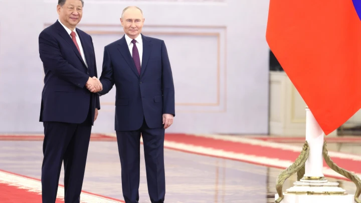 Эти кадры прямо сейчас облетают мир: Важная деталь со встречи Путина и Си Цзиньпина