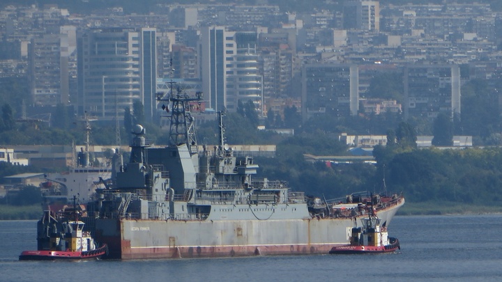 Враг открыл охоту на наши десантные корабли. Отбивались в одиночку. Что с экипажем?