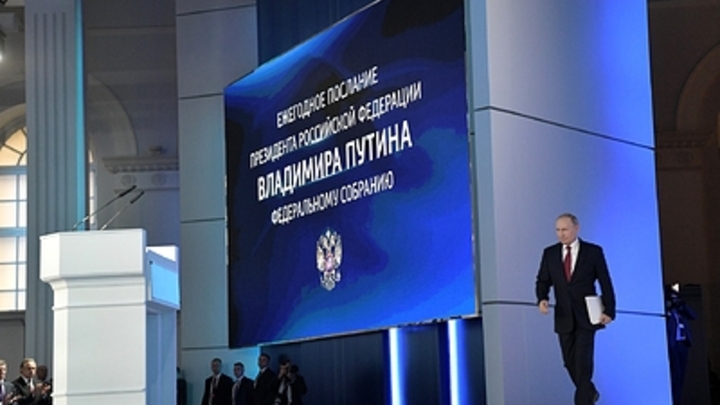 Путин сделал существенный денежный подарок всем мамам и папам страны