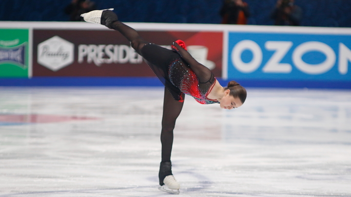 Наше ты золото! Не плачь: Русские болельщики успокоили Валиеву на Олимпиаде