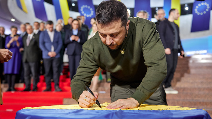 Ситуация на Украине находится на грани социального взрыва – эксперт