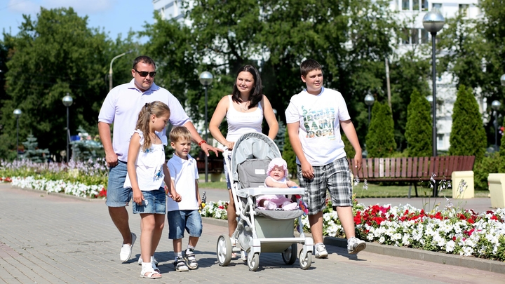 В Самарской области приемные семьи записали обращение к президенту РФ: увеличьте размер пособия!