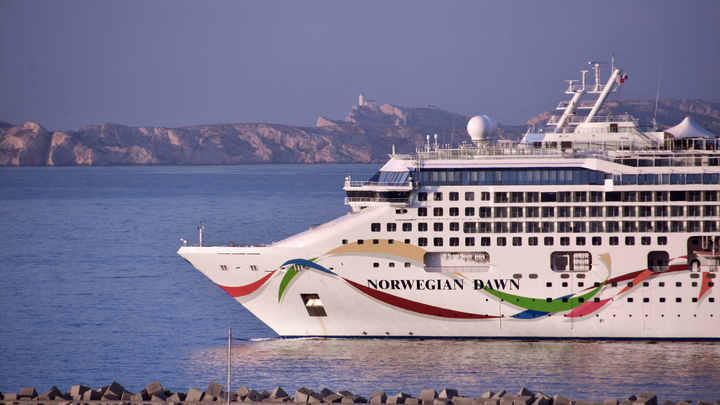 Туристы из России застряли на Маврикии с подозрением на холеру