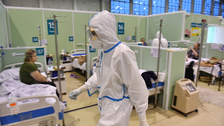 Пока заболеваемость COVID в Петербурге растёт, число пациентов в больницах – снижается