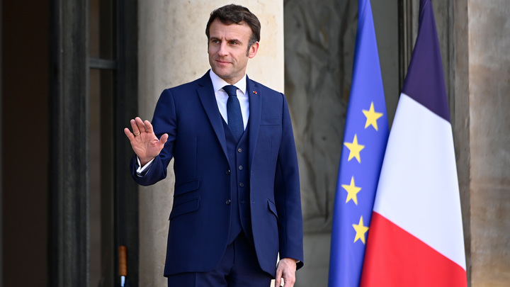 Макрон попытается дозвониться в Кремль: До этого номер был занят