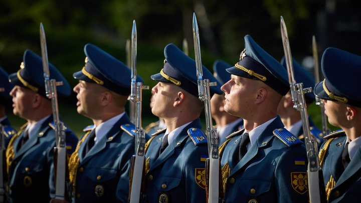 ГУР провалило вербовку: Вместо агентов в армии России получили пакет из РСЗО