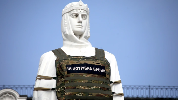 Окопная байка или реальность с полей: Военный эксперт откровенно высказался о женщинах-штурмовиках ВСУ