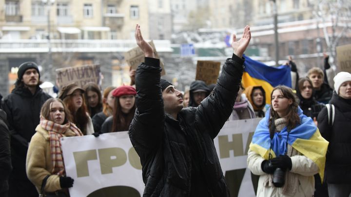 В Германии призвали вернуть обратно всех украинских беженцев призывного возраста