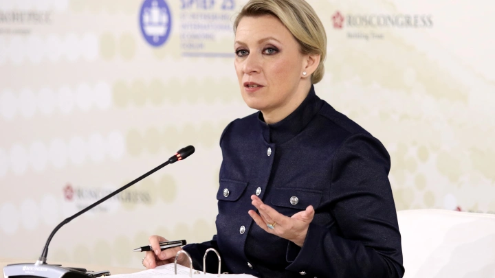 Захарова ответила ЕС строками из Высоцкого, комментируя возможные санкции