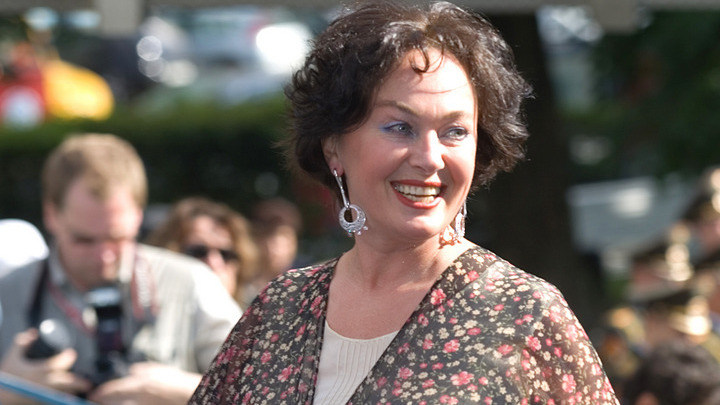 Когда будут новые выпуски «Давай поженимся»: на Первый канал вернется шоу Ларисы Гузеевой