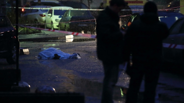 Нож и религиозная литература: в квартире семиклассника, выпавшего из окна провели обыск