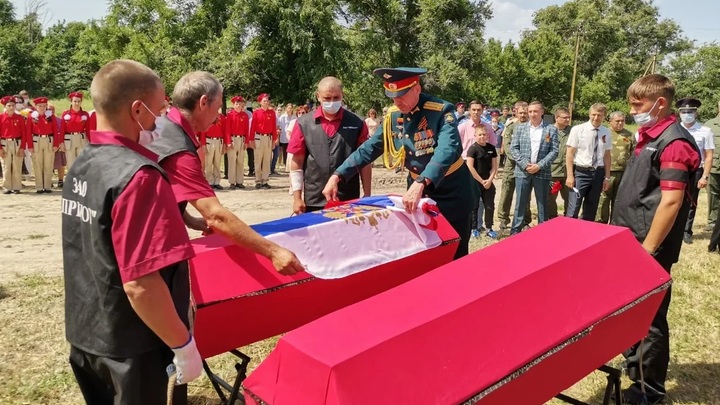 В Ростовской области перезахоронили останки советских воинов, найденных на полях боев на Украине