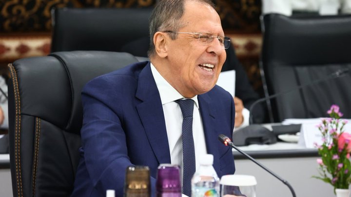 Лавров рассказал о встрече с Блинкеном в Камбодже: Пуговицы все на месте
