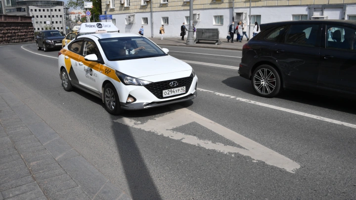 На выделенные полосы общественного транспорта планируют пустить мотоциклистов и инвалидов