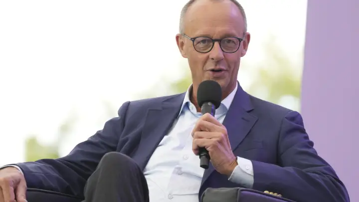 Германия больше не может позволить себе систему всеобщего благосостояния - Мерц