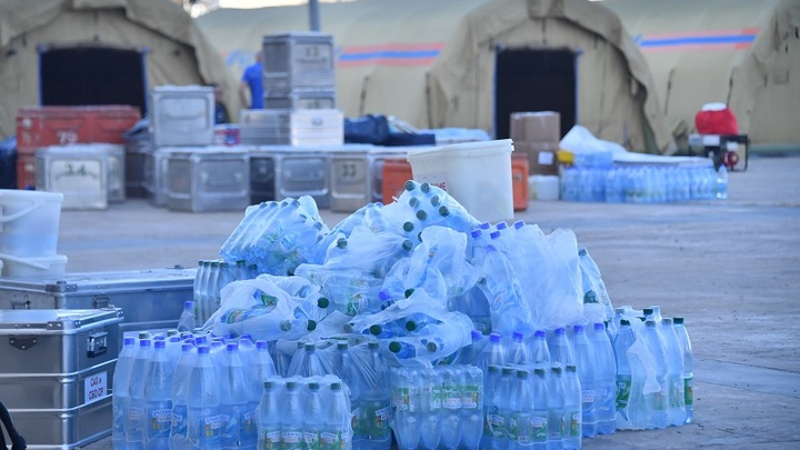 Учёные рассказали о вреде питьевой воды из пластиковой бутылки