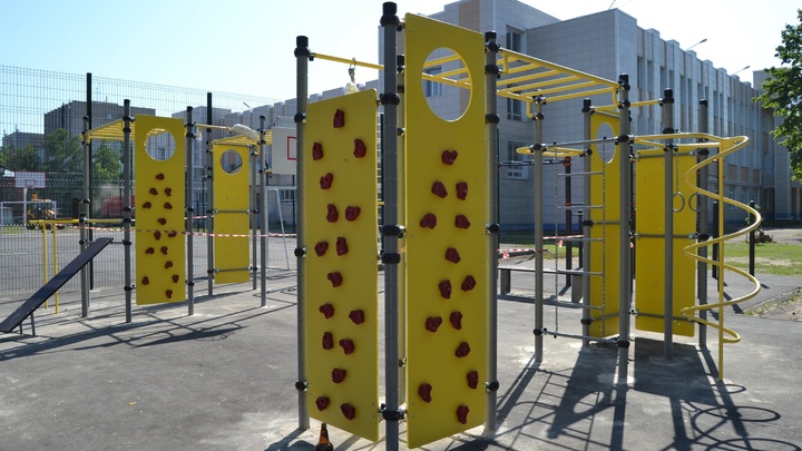 На территории лицея №33 в Иванове построили большую спортивную площадку