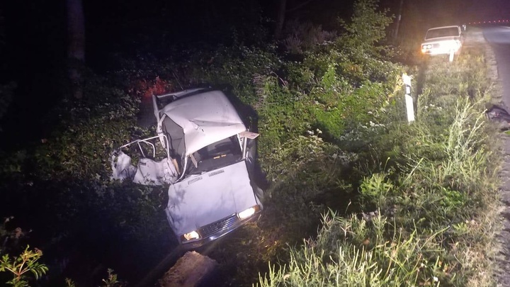 В Сочи водитель без прав врезался в опору ЛЭП и съехал в кювет