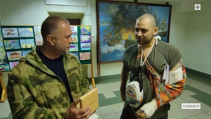 Служу России!: После ранения в зоне СВО Араб получил награду