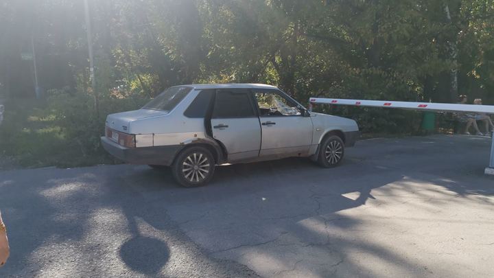 В Самаре из-за столкновения автомобиля с препятствием погиб пассажир