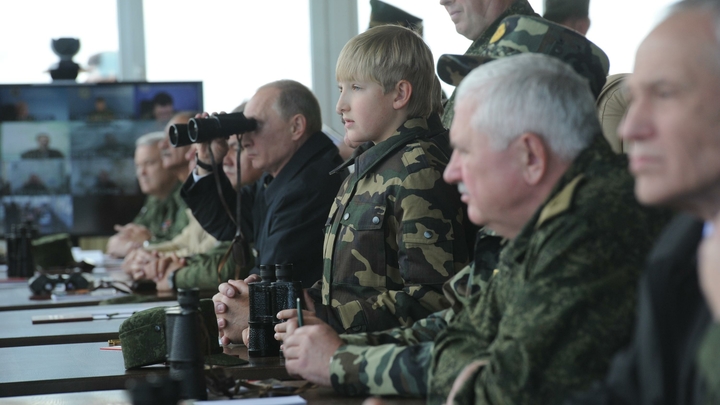 Николай Лукашенко и Boeing: Канада и США ввели новые санкции против Белоруссии