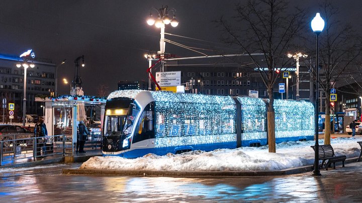 В новогоднюю ночь общественный транспорт Москвы будет возить пассажиров бесплатно