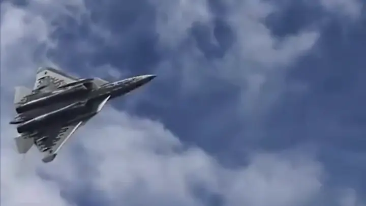 Уникальный манёвр Су-57 попал на видео во время зарубежного шоу