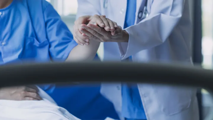 «Освобождаем места»: в Александровской больнице началась массовая выписка сердечников