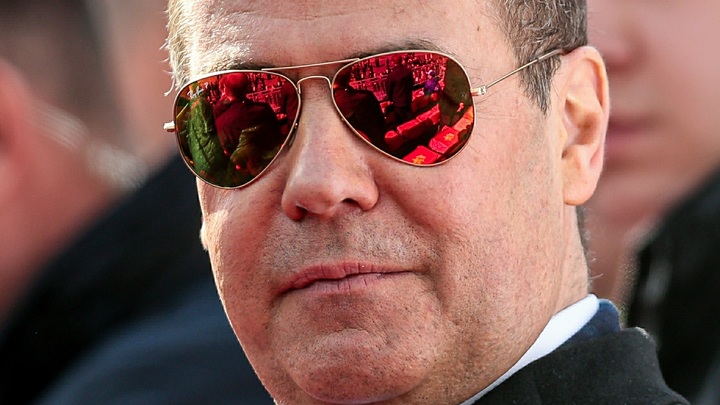 Как наказать за хамство саблистку Украины: Медведев сделал тонкий намёк