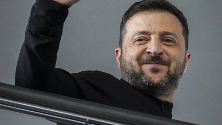 Зеленский обсудил с Сырским удары вглубь России и пообещал новые атаки