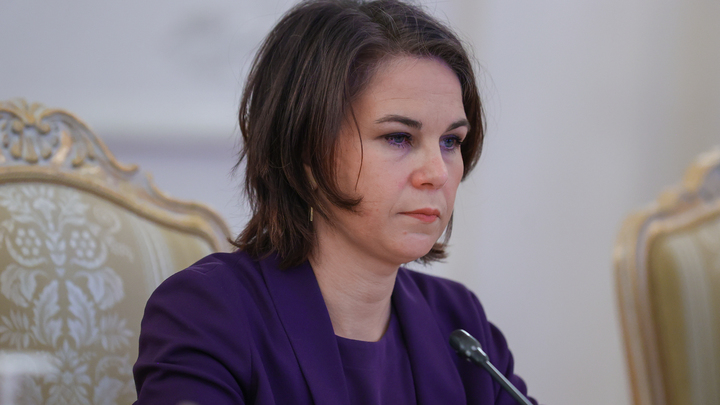 Бербок: Украина может уступить территории в обмен на членство в НАТО