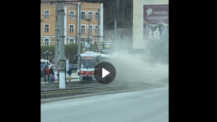 Транспортники объяснили, почему в Златоусте загорелся трамвай с пассажирами