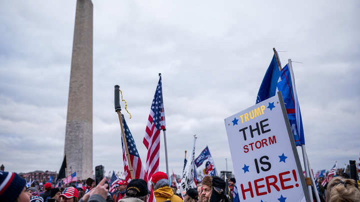 Экс-сотрудник Госдепа попал под арест из-за нападения на Капитолий