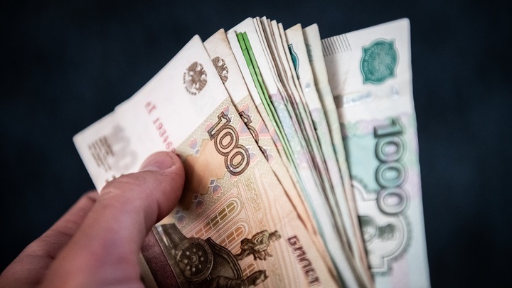 В Мелитополе раздают денежные выплаты местным жителям