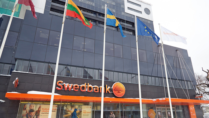 Ай, Моська. Мировым лидером поддержки Киева стала вымирающая страна