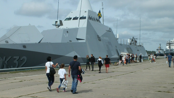 Разворачиваются и уходят: Эксперт объяснил, почему корабли НАТО бессильны в Крыму