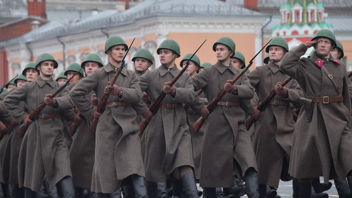 Как наши прадеды в этот день ответили на вопрос о судьбе России