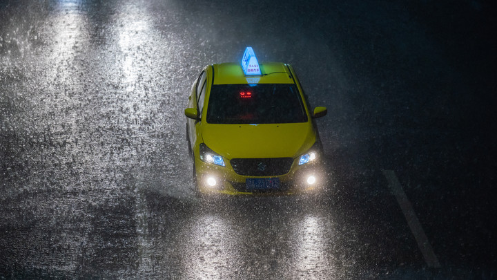 В Польше пьяный мужчина избил украинского таксиста