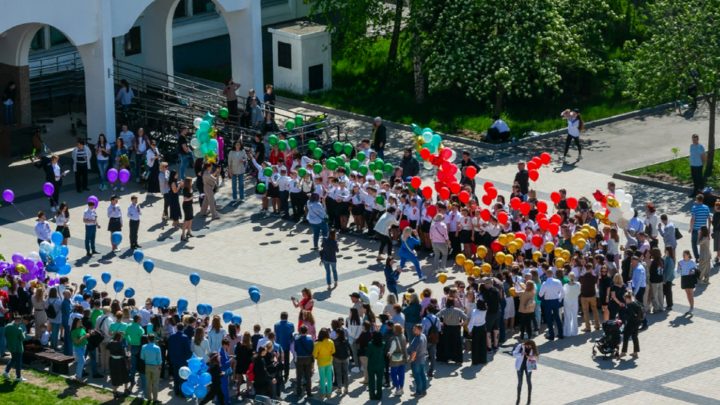 Ливни затопили Южно-Сахалинск: Властям срочно пришлось перенести линейки в школах