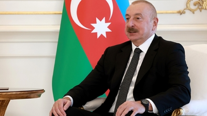 Алиев заявил, что Азербайджан стремится к миру, но будет готов к любой угрозе