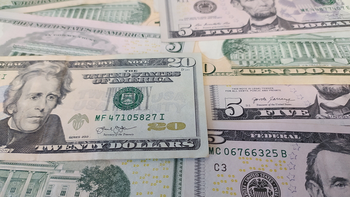 Бизнесмена из Новороссийска осудят за незаконные валютные операции на 520 тыс. долларов