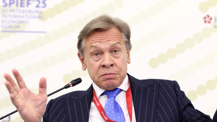 Пушков раскрыл мотив CNN и NYT, развязавших информационную войну против Трампа