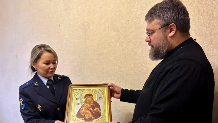 Прихожанка украла старинную икону из челябинского храма