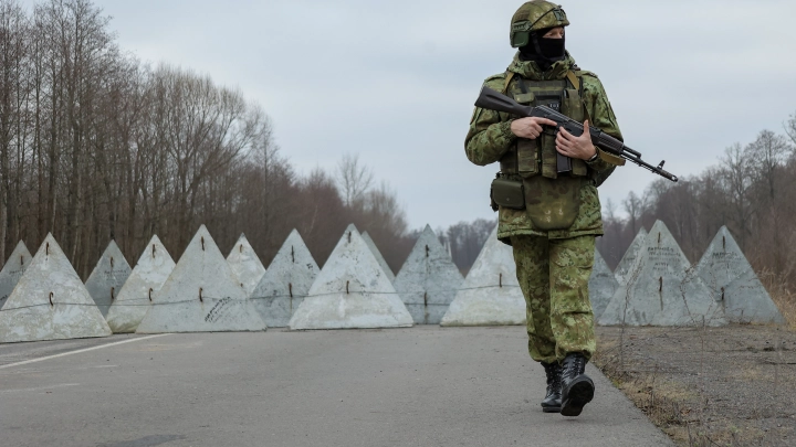 Зубы дракона должны были строить военные. Но не строили. Гламурный генерал и здесь постарался?