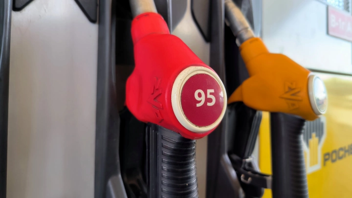 Крым сдерживает рост цен на бензин: причины и принятые меры