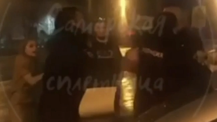 “Уровень не путай, сынок”: в Самаре неизвестный  устроил потасовку с сотрудником полиции