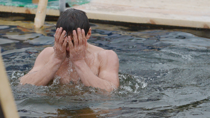 Синдром внезапной смерти: доктор Тяжельников назвал главные риски крещенских купаний