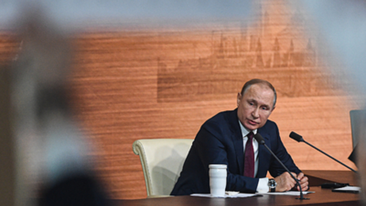 Верхний брейк от Буша-младшего, Путин целует руку партнёрше: Опубликовано архивное видео танцев лидеров России и США