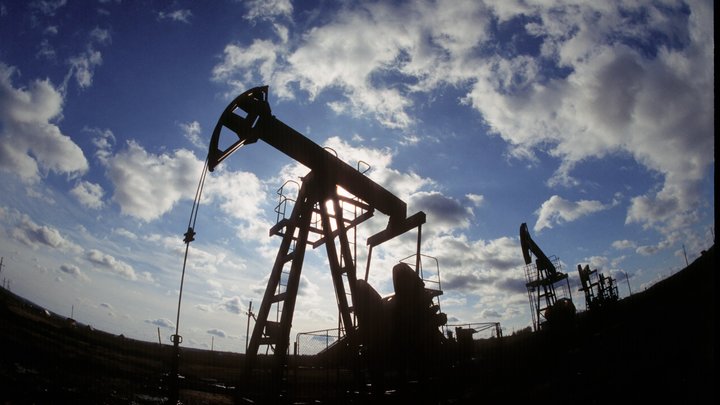 Китай начал интервенцию. Пока только нефтяную